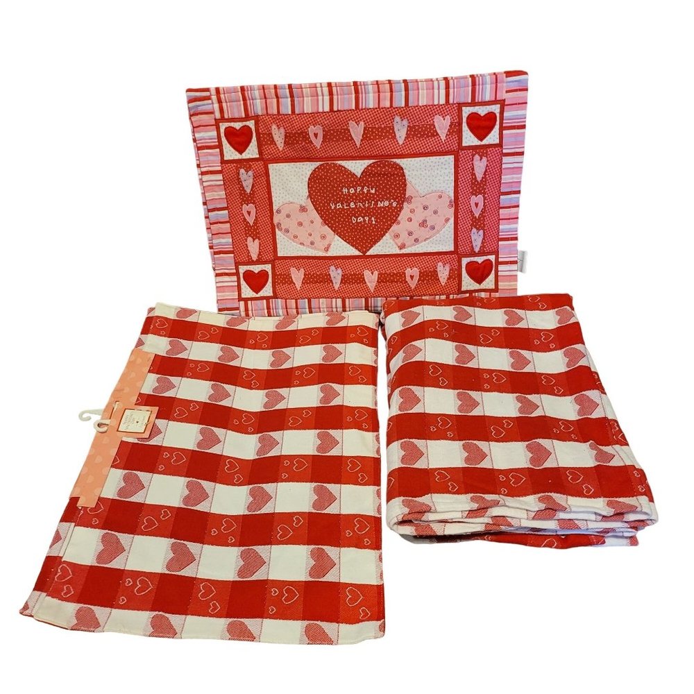 Valentines Day Table Cloth and Table Placemat Set